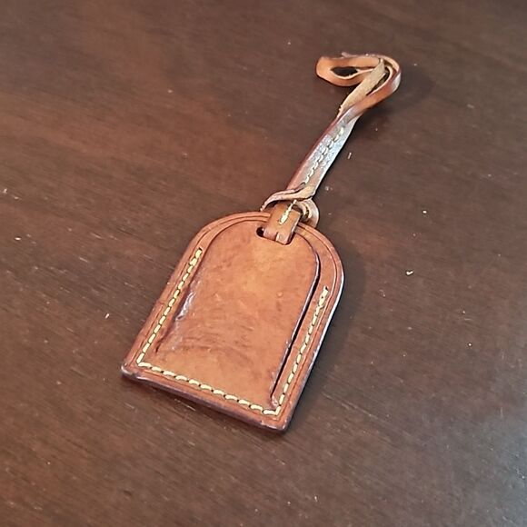 Dooney & Bourke Hang Tag - Picture 3 of 3